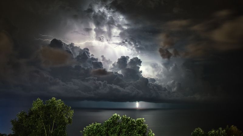 гроза, гром, молнии, ночь, фото, море, Пругов А из нашего окна гром и молния видна фото превью