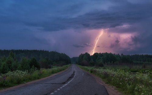 Две дороги, два пути....