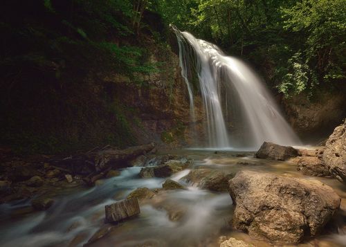 Водопад Джур-Джур