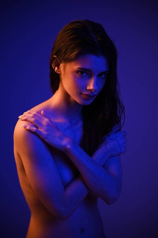студийный портрет, студийная съемка, женский портрет, портрет девушки, постановочная съемка, студия, цветной свет, color light, rgb light, rgb, портретная съемка, портрет, studio portrait, studio photography, female portrait, nu, nude, art nu, nu art, art Light фото превью