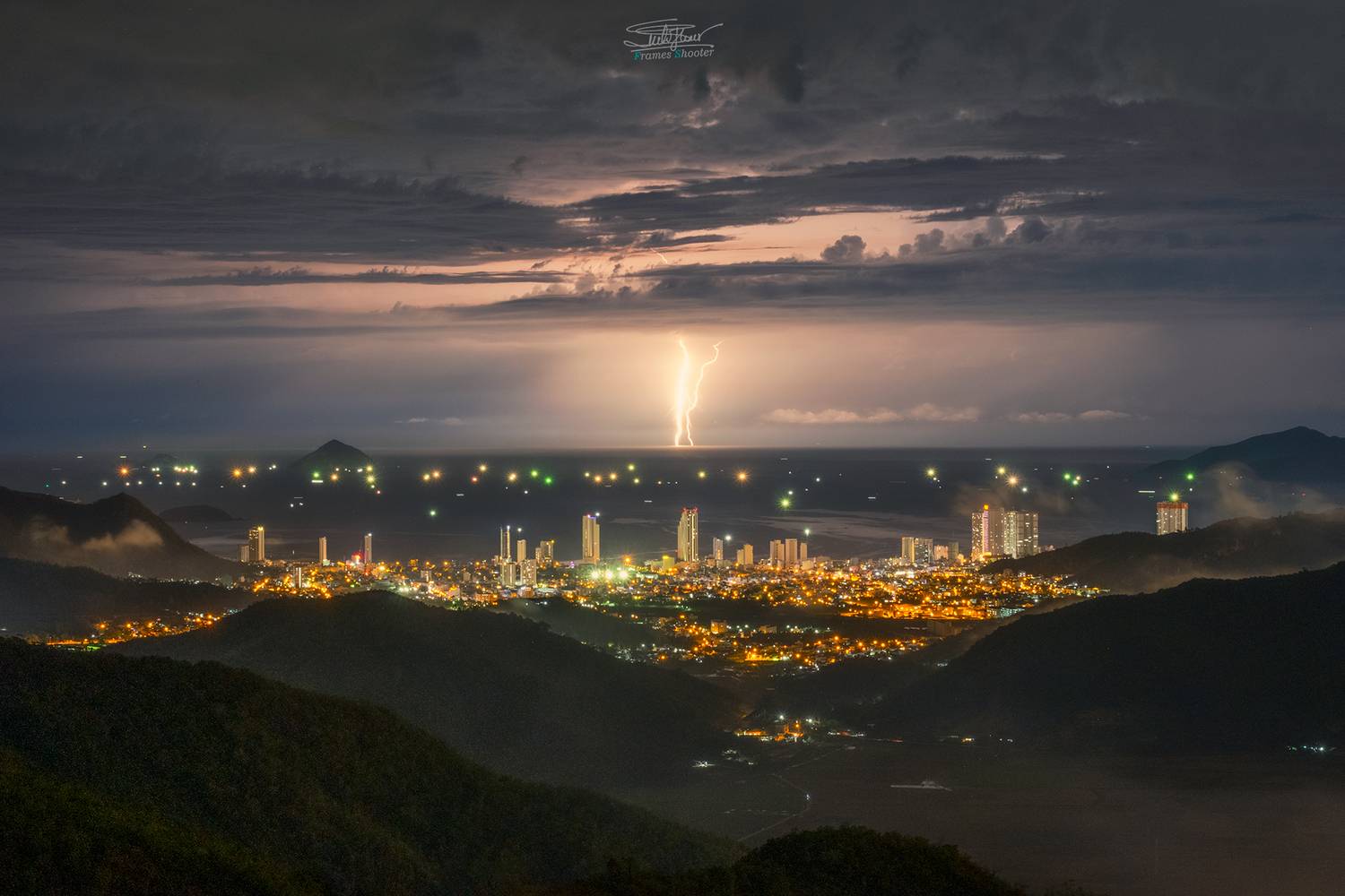 nha trang, viet nam, nikon d750, 70-200mm vr1, thunder, storm, L&ecirc; Minh Hiếu