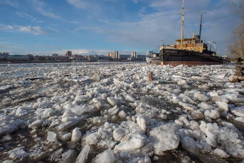 ледоход, енисей, теплоход, лед, красноярский, рабочий Ты еще крепкий старик! фото превью