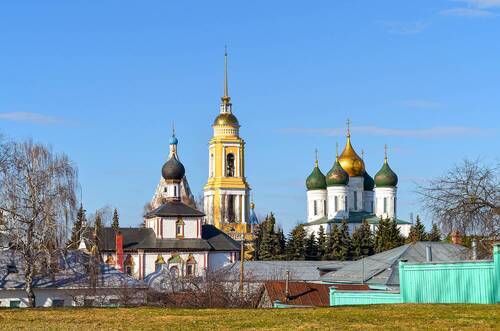 Коломна. Кремлевские купола.