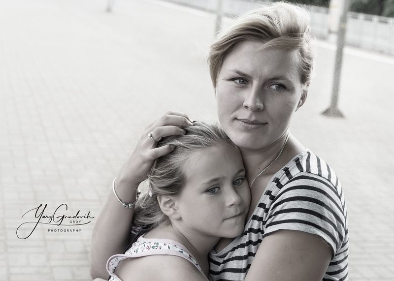 Мать и дочь фото превью