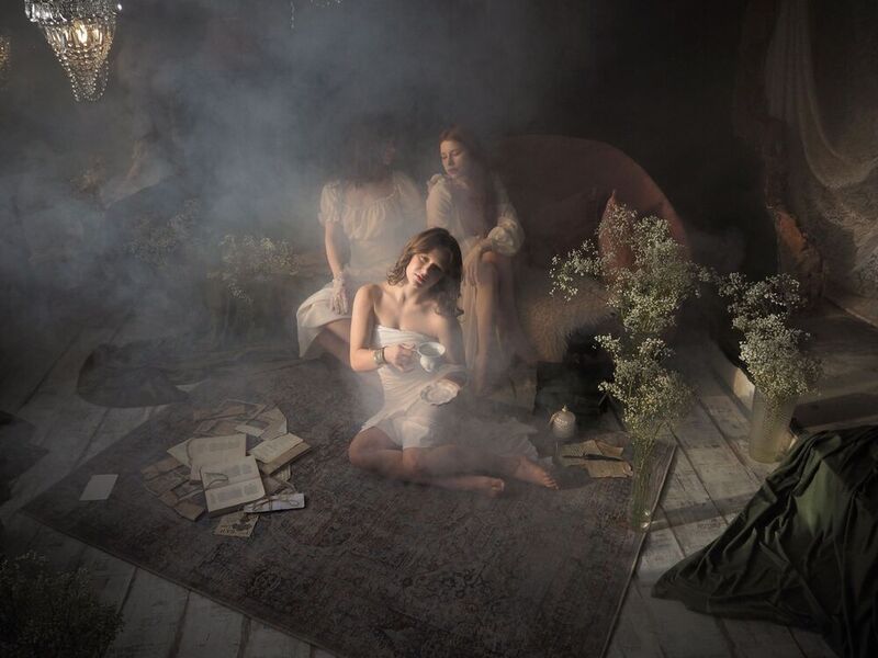 постановочная фотография, студийная съёмка, девушки, изящные, прекрасные 3 грации фото превью