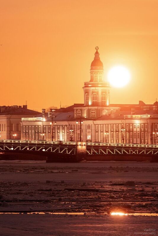 закат Кунсткамера на закате фото превью