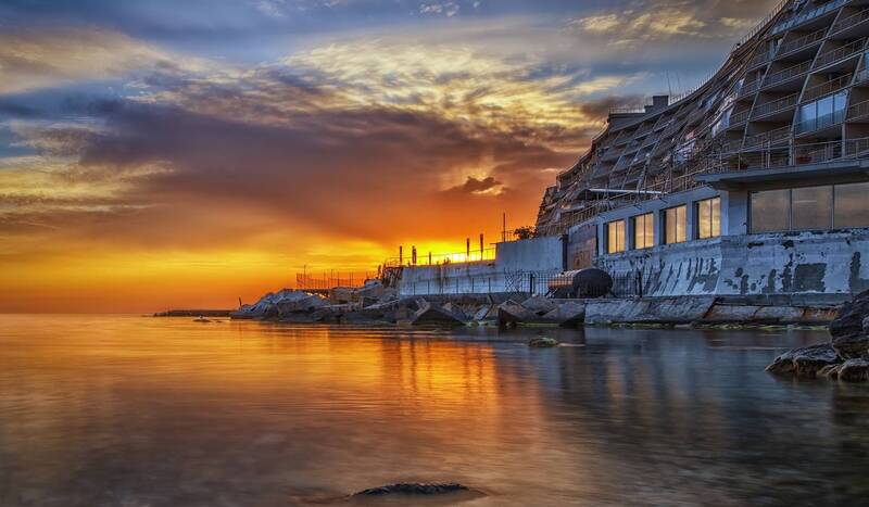 пейзаж, море, закат, камни, здание, архитекту Закат на море фото превью