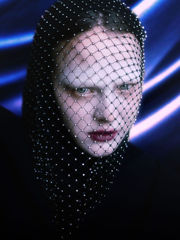 Essence Under Control фото превью