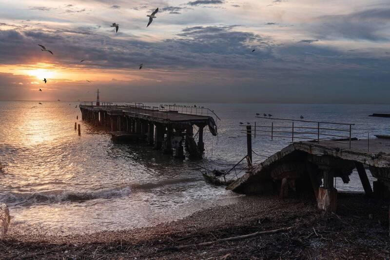 Старый причал фото превью