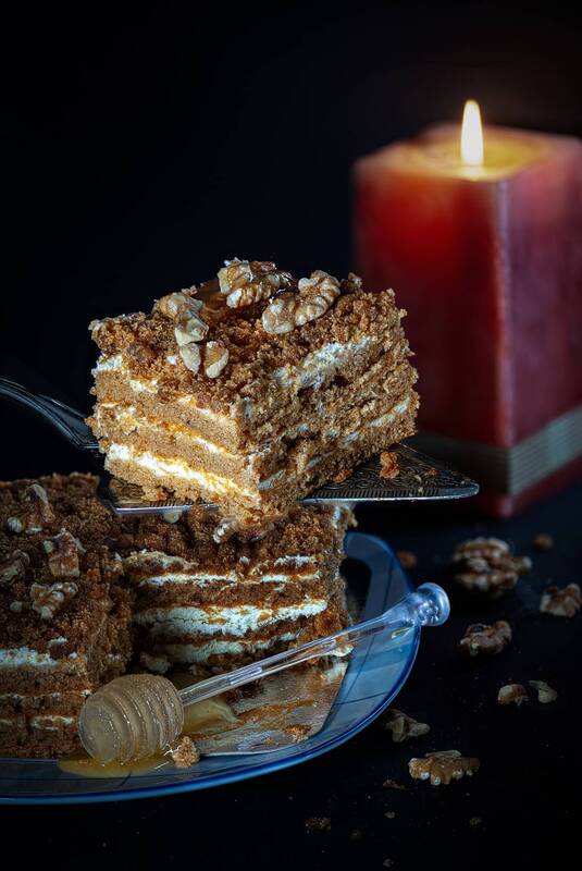 кондитерские изделия, торт, орехово-медовый, фотография еды медово-ореховый торт фото превью