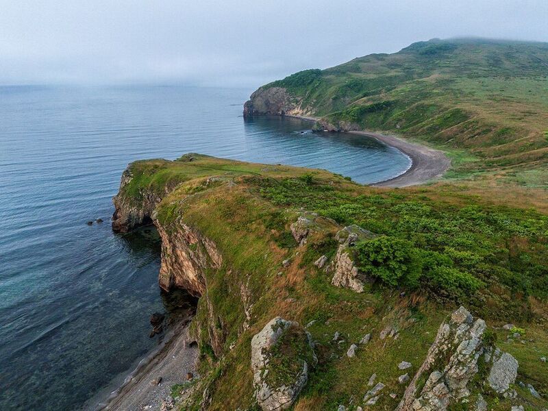 Россия, Приморье, бухта, Краббе Полет над бухтой фото превью