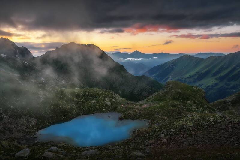 кавказ, карачаево-черкесия, кчр, архыз, софийские озера, горы, озеро, горное озеро, закат в горах Пасмурный вечер фото превью