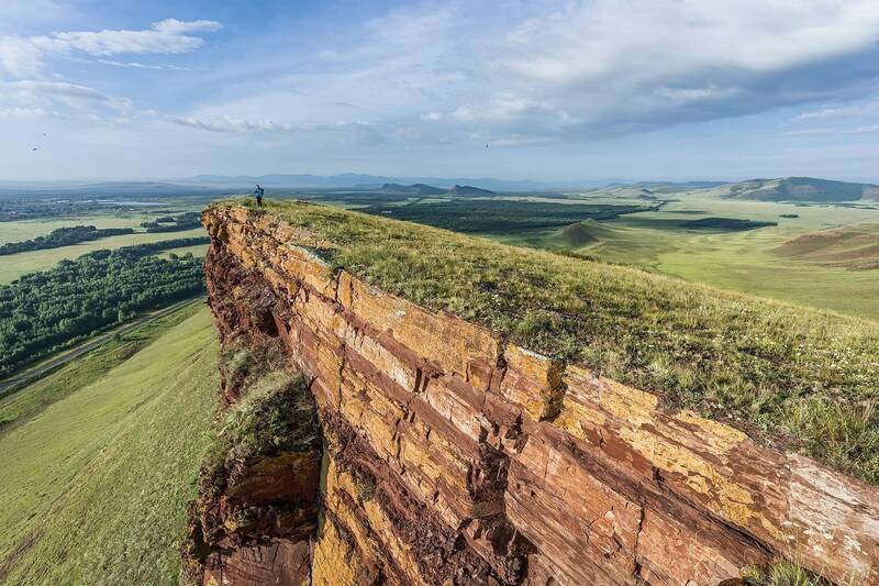 Главная полка в шкафу Хакасии фото превью