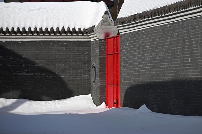 красный, черный, Хуамин, зима, снежная шапка, Москва Красная дверь фото превью