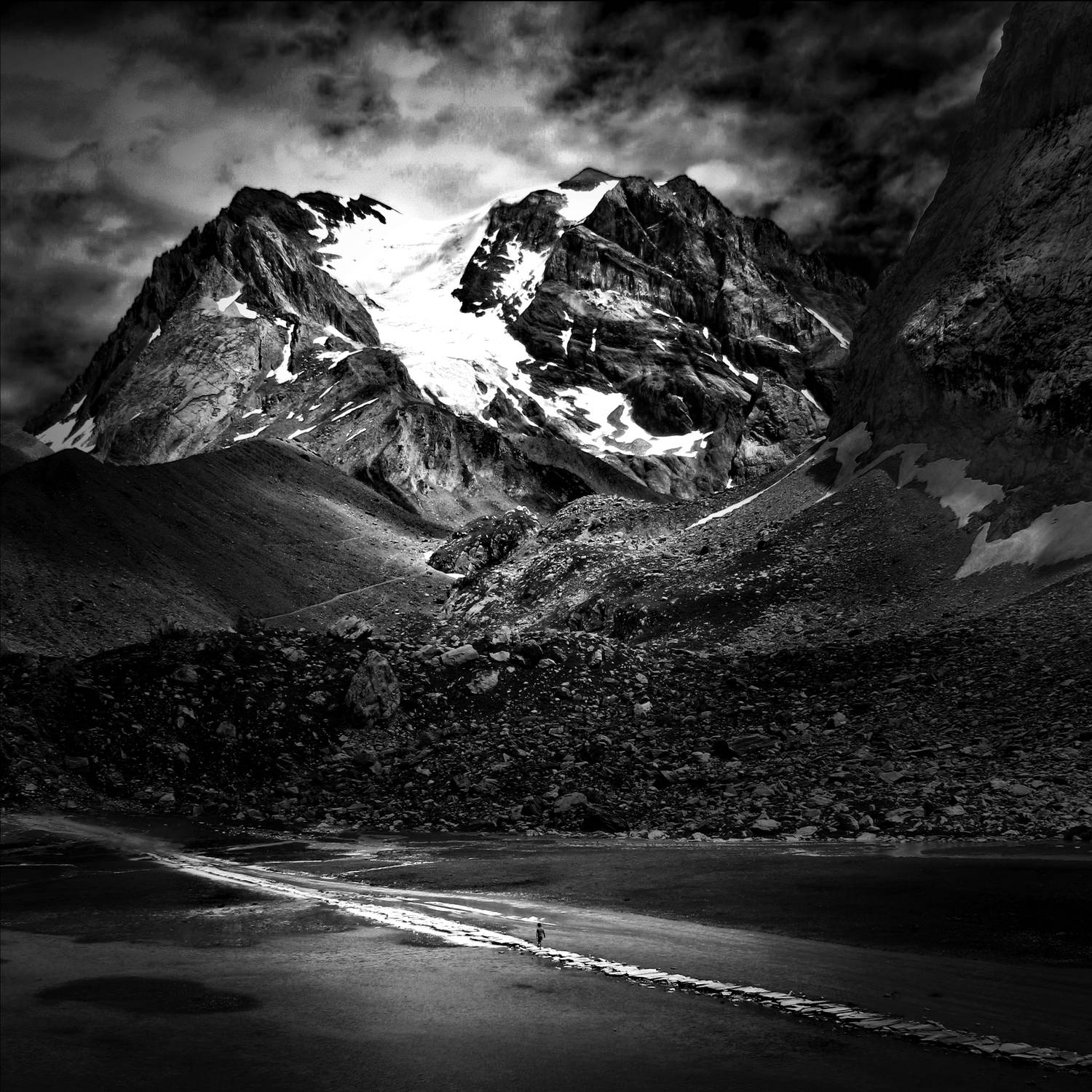 mountain, peak, square, children, lake, av peteghium
