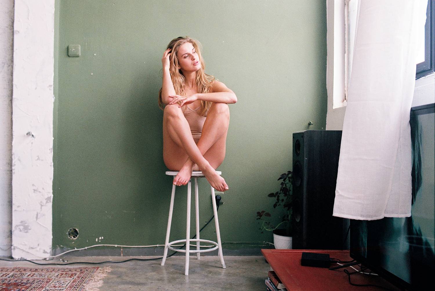 portrait, figure, nude, fineart, woman, stool, natural, light, indoor, green, blonde, contemplation, solitude, morning, artistic, Rozman Erik