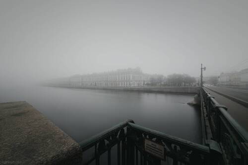 Туманный Петербург в невский ледоход - Эрмитаж с Дворцового моста