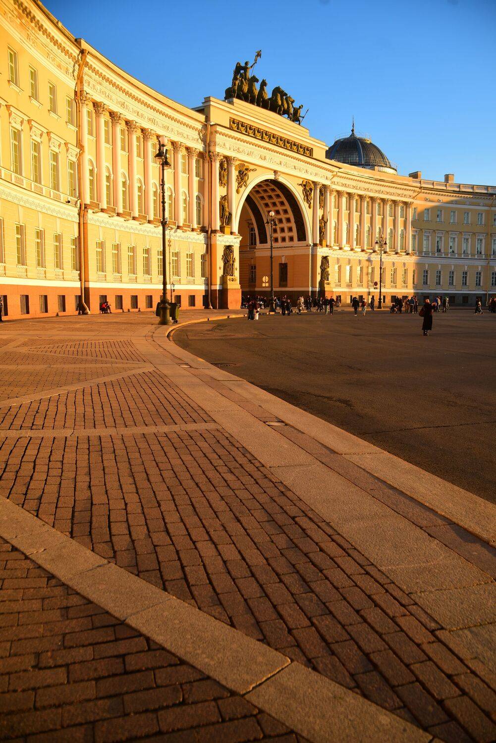 , Максим Михайлов