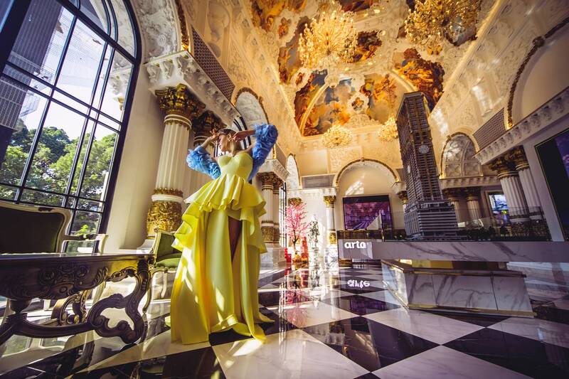 woman, portrait, fashion Where fashion meets fantasy фото превью