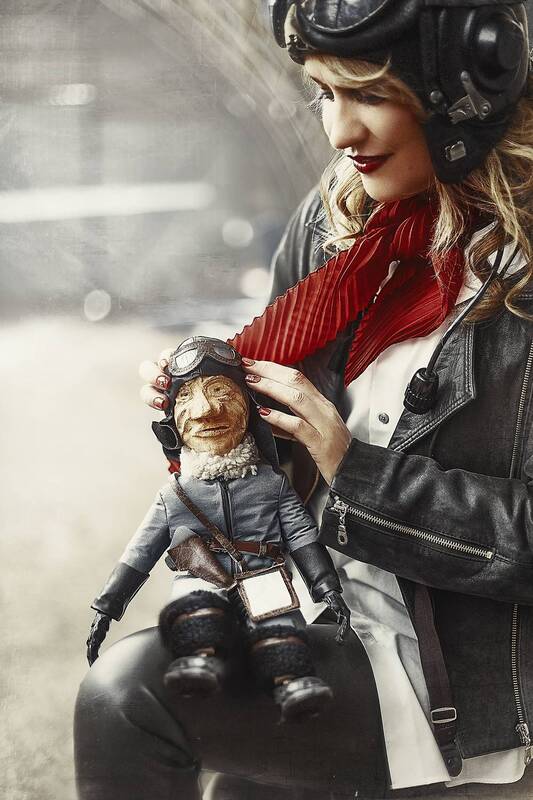 девушка, портрет, женский портрет, жанр, черно-белое, самолет, авиация, пилот, техника, постановочное фото Девушка-авиатор. ч.3 фото превью