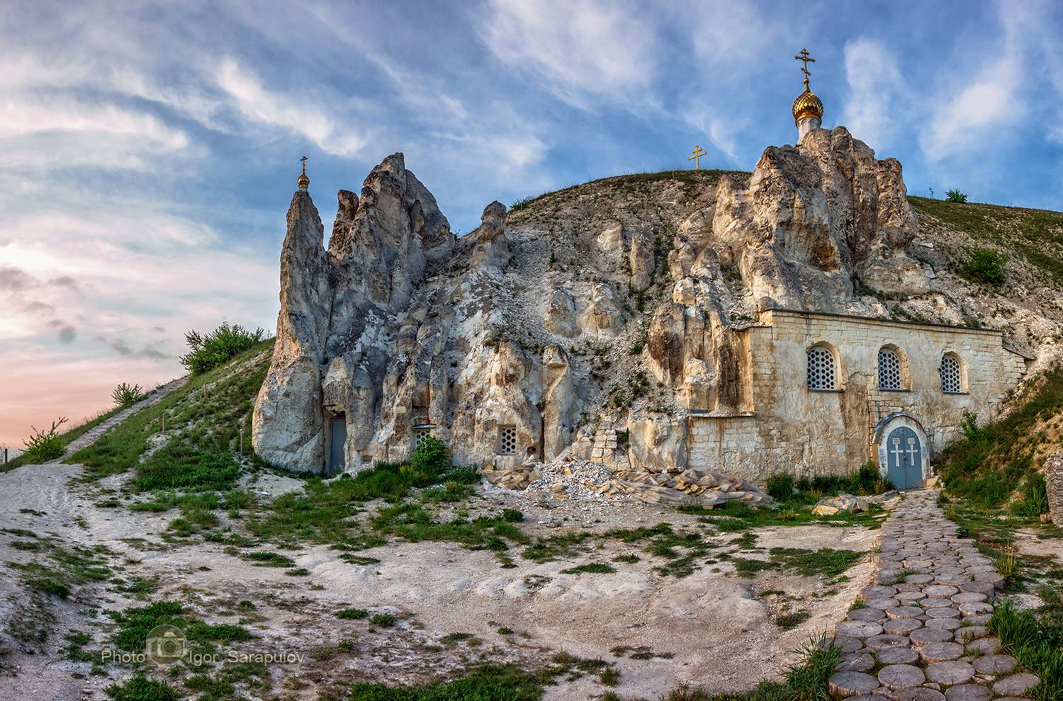 церковь, храм, святое место, пещерная церковь, панорама, меловые холмы, дивногорье, дивногорский мужской монастырь, воронежская область, вечер, белые горы, Сарапулов Игорь