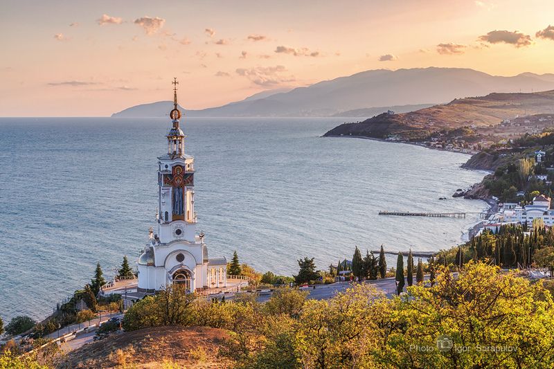 храм, Крым, малореченское, черное море, путешествие, архитектура, kwanon photo, маршрут, туризм Храм-маяк Николая Чудотворца фото превью