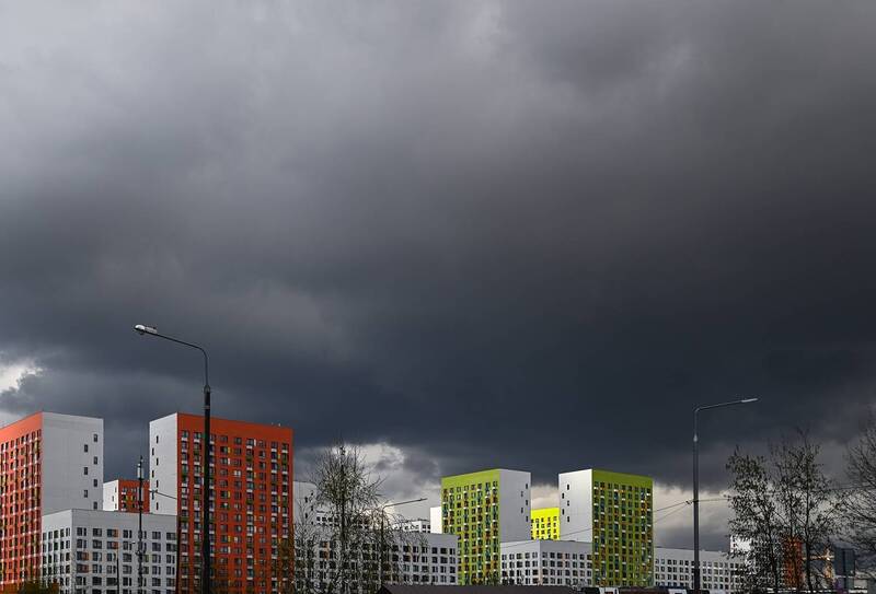 Накрывает фото превью