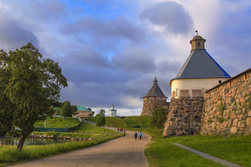 Соловки, башни монастыря, Пос.Соловецкий, вечер, лето Соловецкий вечер фото превью
