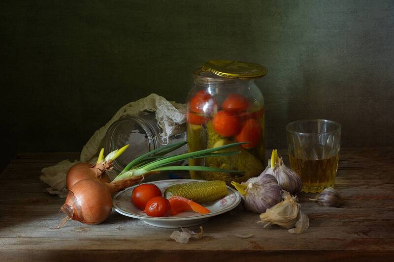 лук, чеснок, помидора, огурцы, банки, стакан, зимние запасы  фото превью