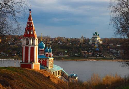 Берег левый , берег правый.