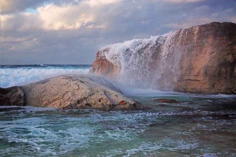 волны, море, шторм, скалы, пейзаж, вечер Волна фото превью