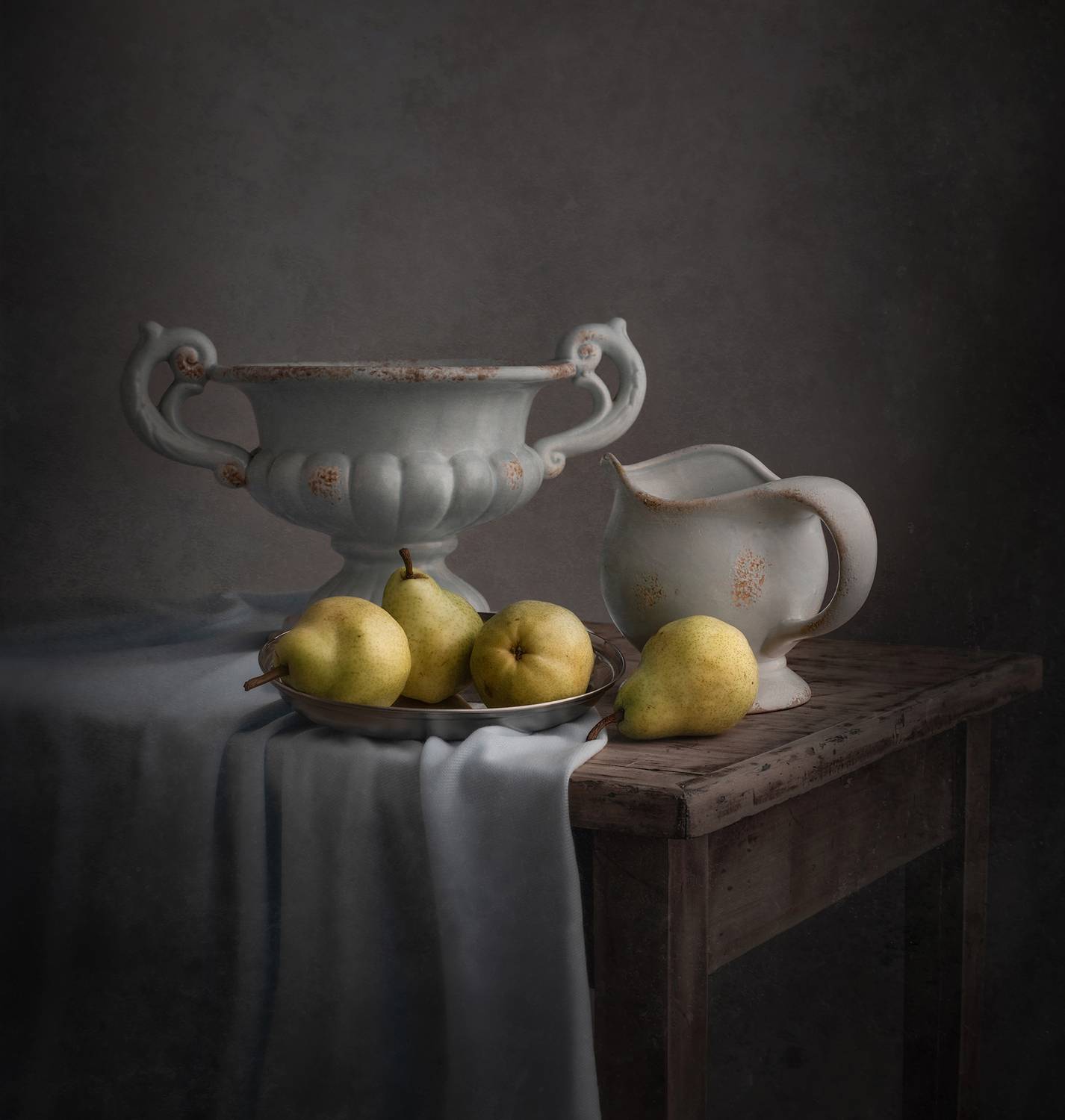 Still life, pears, light, texture, shadow, table, Maria Margareth Perfoncio