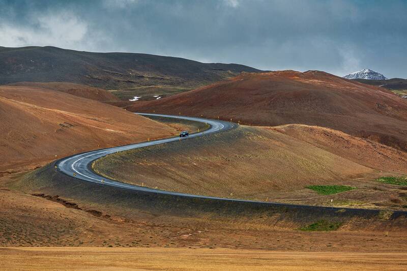 iceland Кто-то тоже держит путь. фото превью
