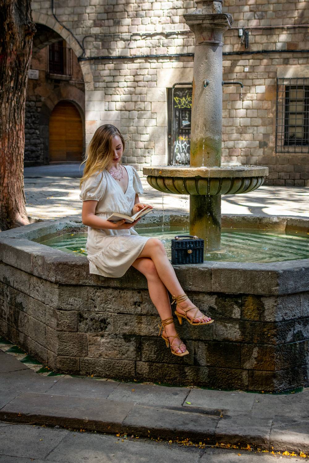 model, blonde, font, water, sandals, dress, book,  Jean