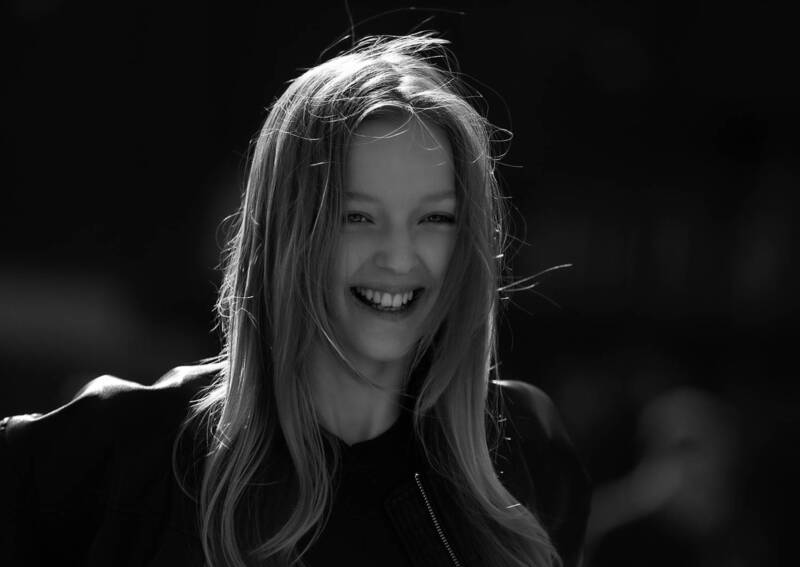 город и люди, чб фото, b&w, уличный женский портрет, эмоции, настроение Уличный портрет. Город и люди фото превью