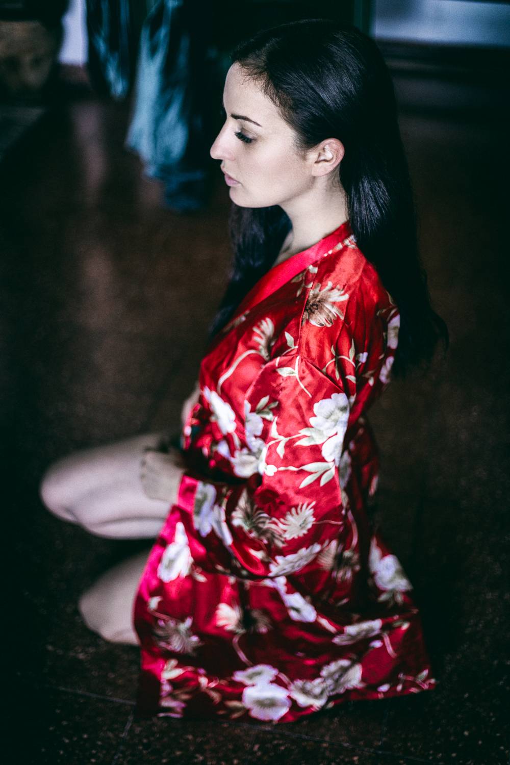 portrait, female, woman, kimono, silk, red, floral, robe, profile, brunette, indoor, natural, light, mood, moody, Rozman Erik