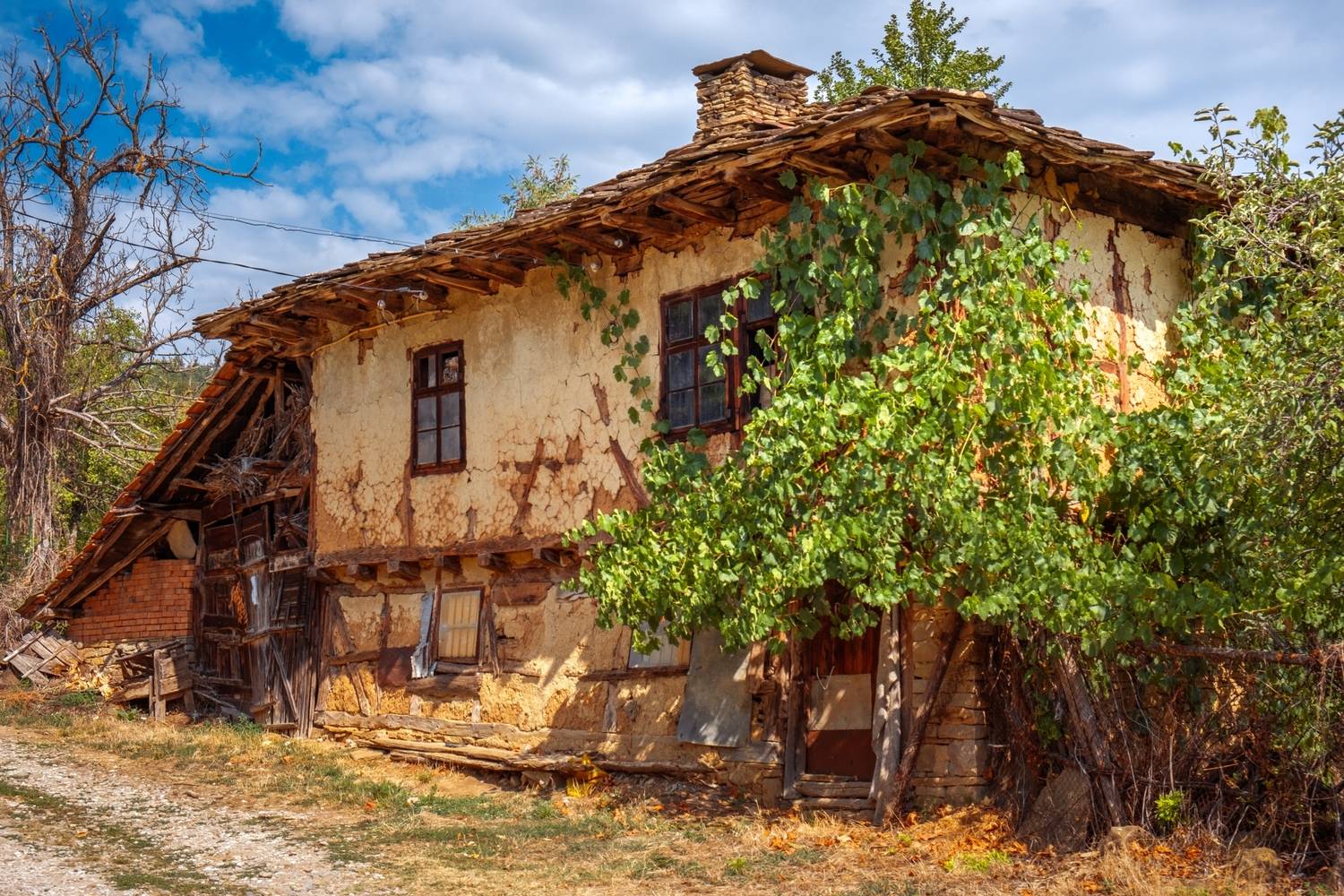 old house, green, blue, orange, yellow, travel, Алексиев Борислав