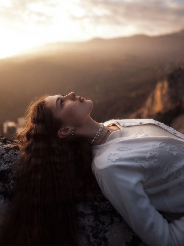 goldenhour, cinematicportrait, moodyton Diana фото превью