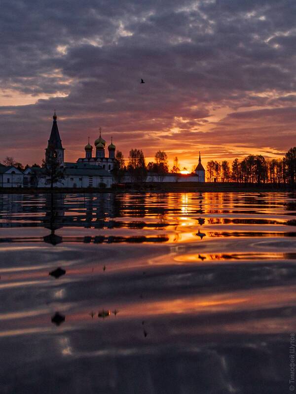валдай, иверский монастырь Рассветная волна фото превью