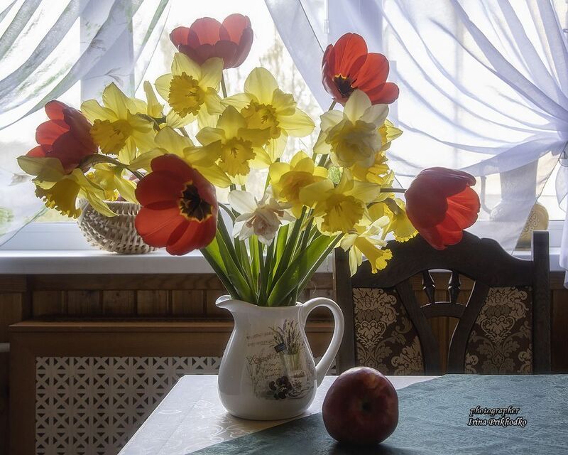 натюрморт, цветы, букеты, интерьер, столовая Первый весенний букет из сада фото превью