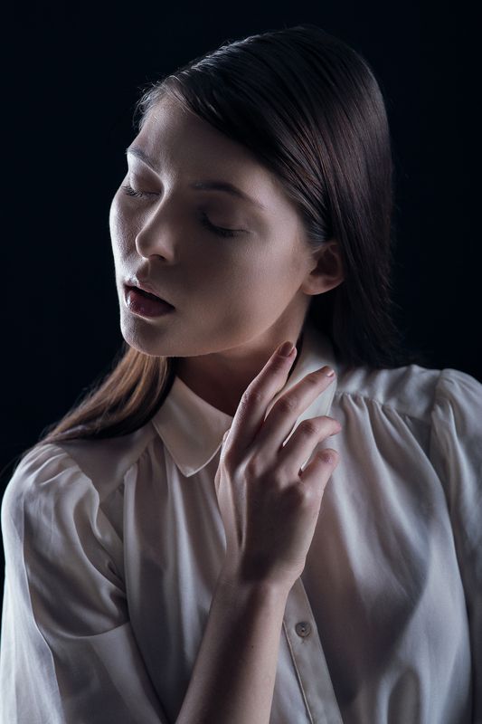 portrait, woman, female, model, fineart, photography, lowkey, dark, shadow, light, moody, cinematic, studio, black, backdrop Soft Exhale (IB. 33) фото превью
