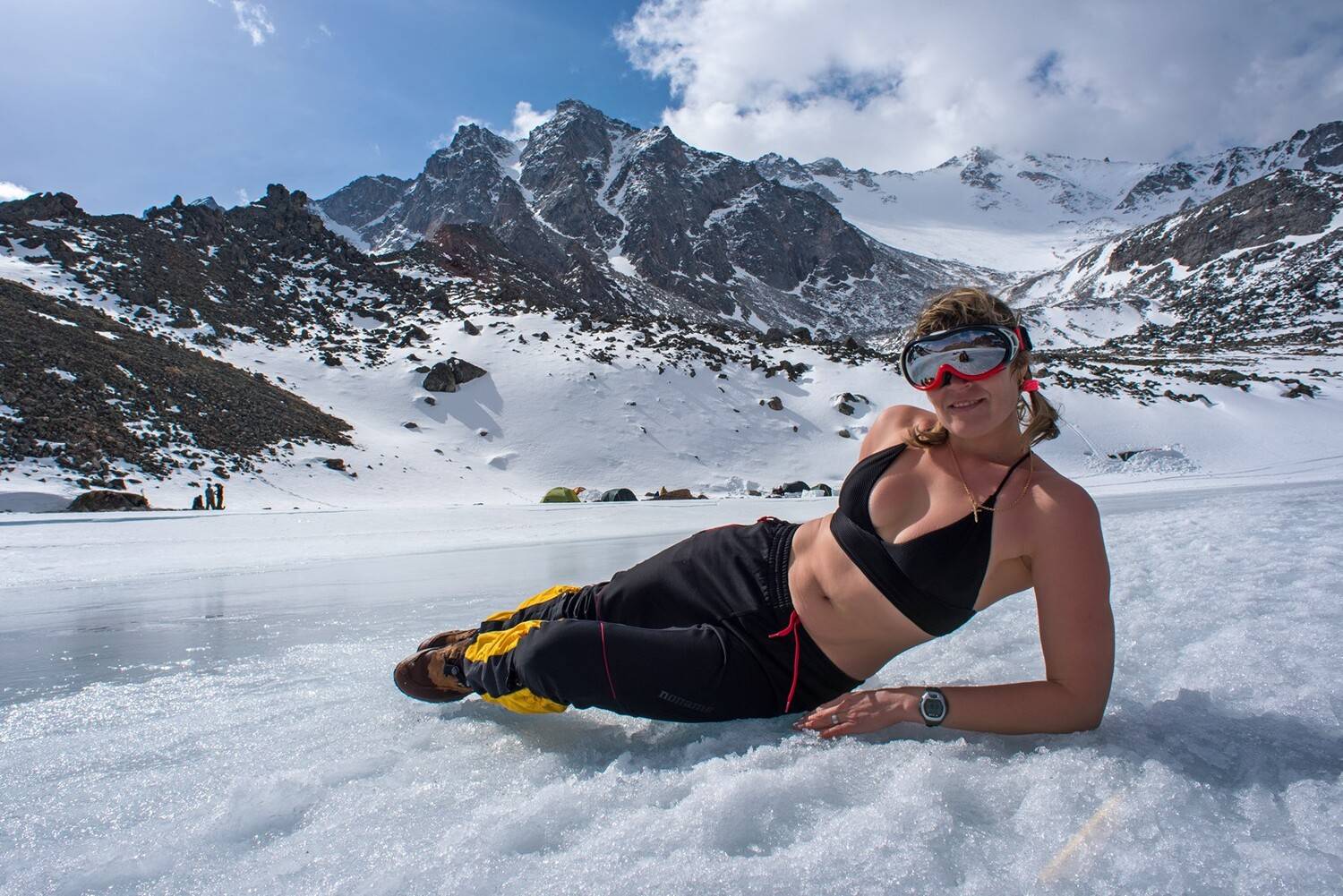 горы, восходжение, мунку, сардык, саяны, озеро, лёд, скалы, облака, девушка, Мальцев Юрий