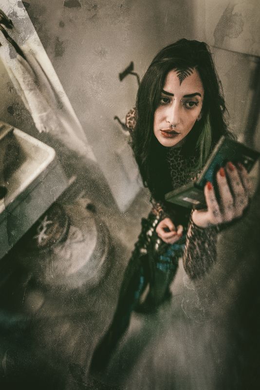 portrait, woman, gothic, dark, alternative, mirror, abandoned, decay, grunge, moody, atmospheric, tattoo, piercing, brunette, pale The Mirror Remembers What I Forgot (AB. 98) фото превью