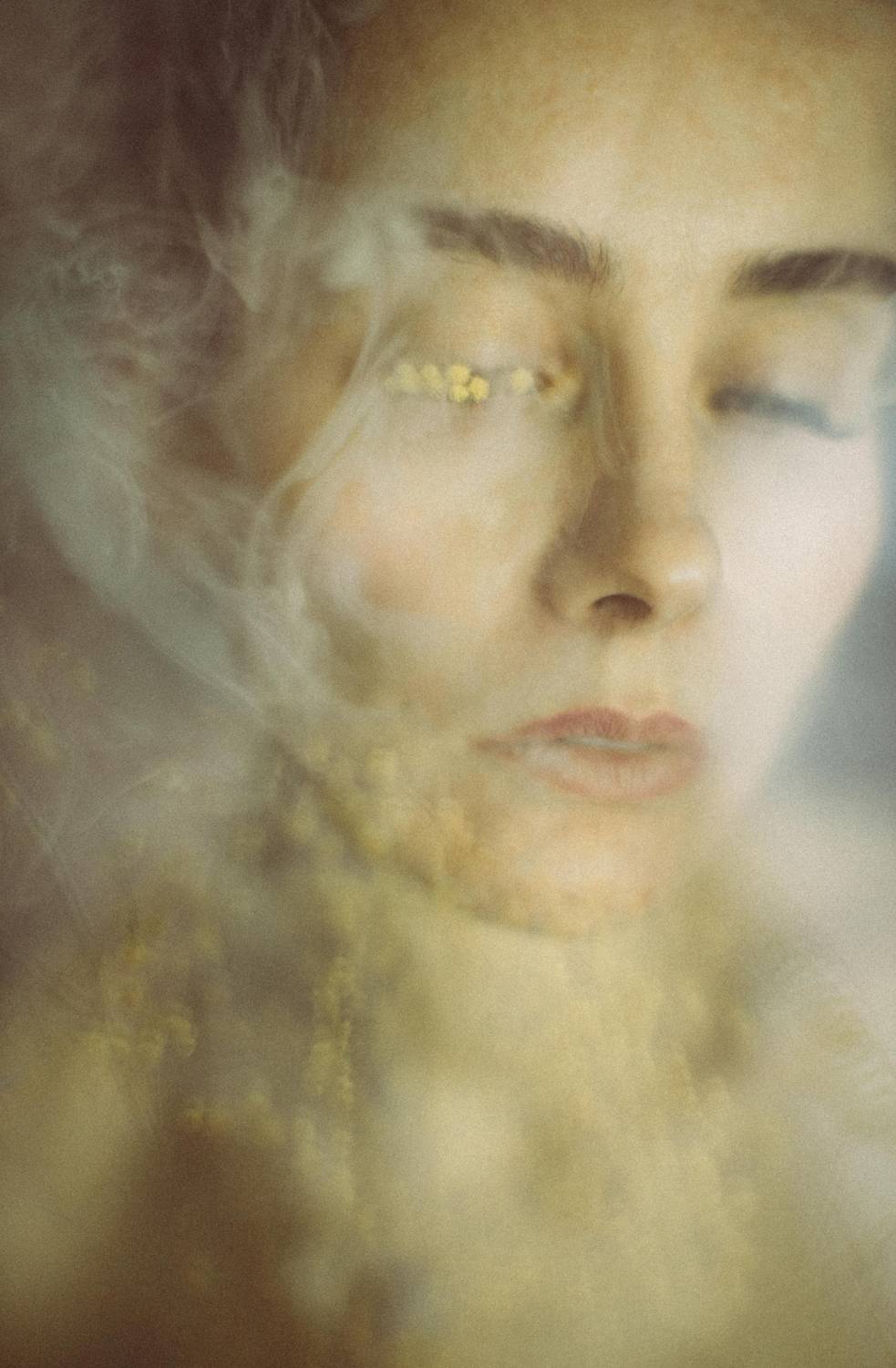 fine art, sensual, sensuality, smoke, flowers, bloom, haze, portrait, female, young, intimate, intimacy, love, soul, woman, girl, headshot, face, gorgeous, soft, color, kodak, Дмитрий Щекочихин