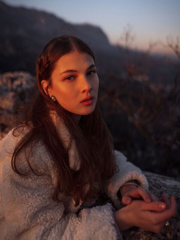 goldenhour, cinematicportrait, moodyton Diana фото превью