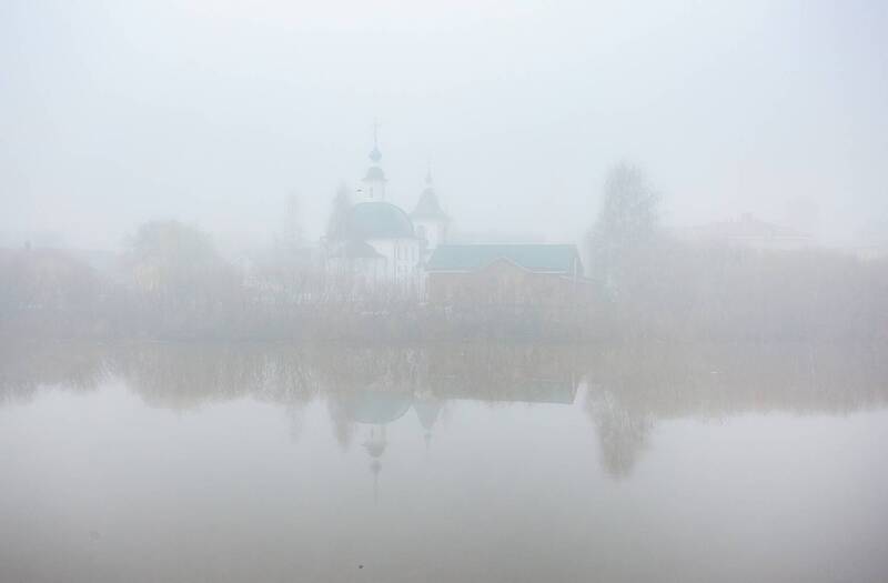 вологда, туман, весна, церковь, рыбак, река Ты Вологду видишь? А она есть! фото превью