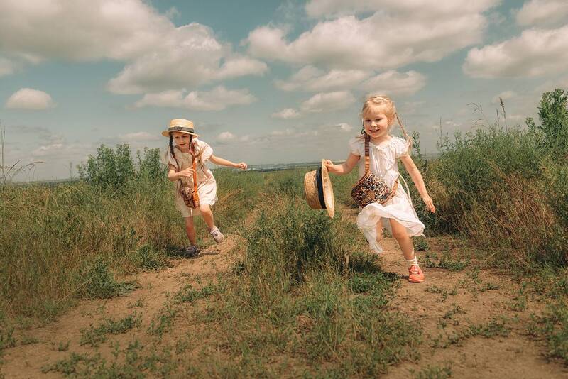 лето, поле, шляпы, дети Лето в шляпах фото превью