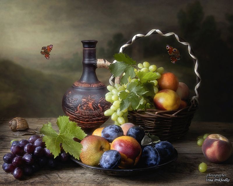 натюрморт, фрукты, бабочки Натюрморт с фруктами и бабочками фото превью