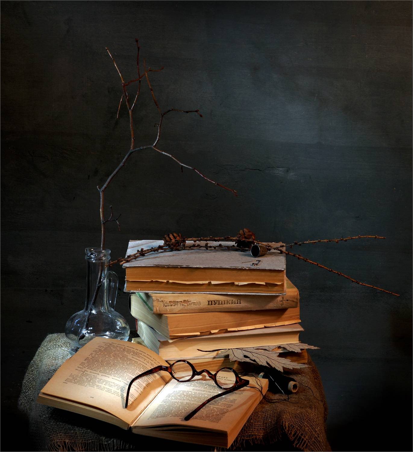 натюрморт, книги, очки, Чумаков Александр