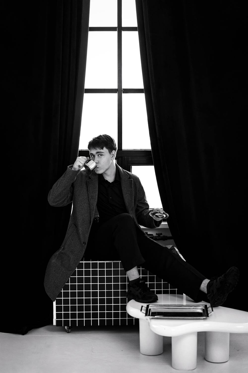 студийный портрет, мужской портрет, чб портрет, монохром, парень, мужчина, портрет у окна, Jankauskene Natalya